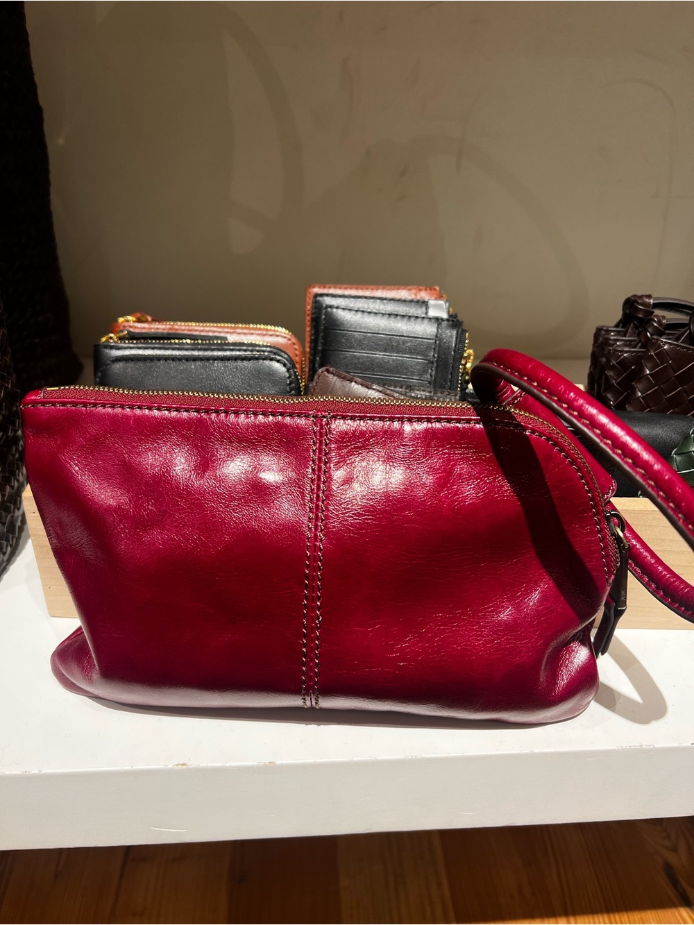Hobo sable wristlet - dark red